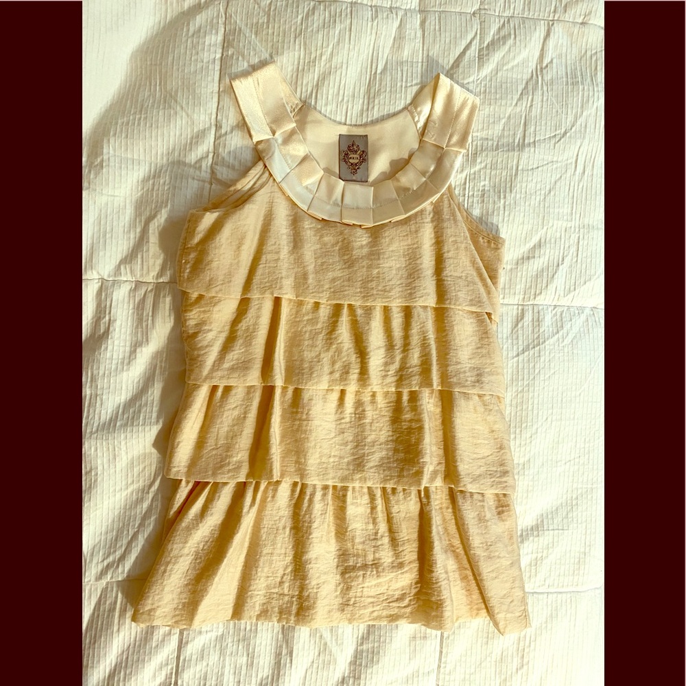 MK2K beautiful blouse, layered with satin neck M